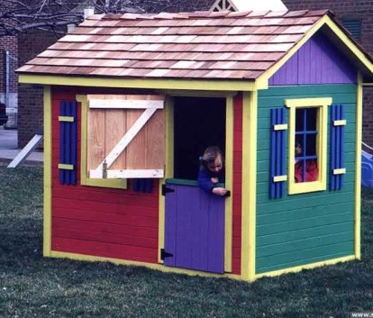 Bear Club Playhouse with planed cedar Summerwood ID number 103. 