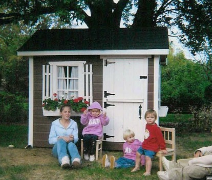 Bear Club Country Red  Playhouse with canexel Summerwood ID number 127. 