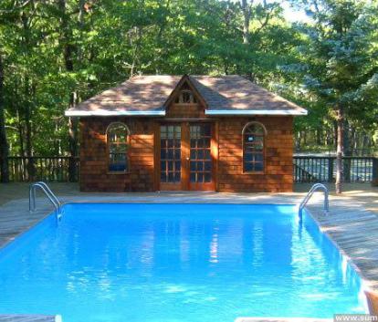 Sonoma Spa Enclosure with cedar Summerwood ID number 1397.