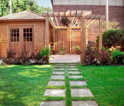 Cedar Sonoma shed 10x10 with small bifold window in Toronto, Ontario. ID number 164117.
