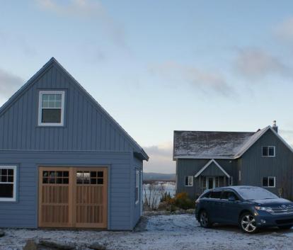 York scotia blue Prefab Garage with cedar Summerwood ID number 169241.