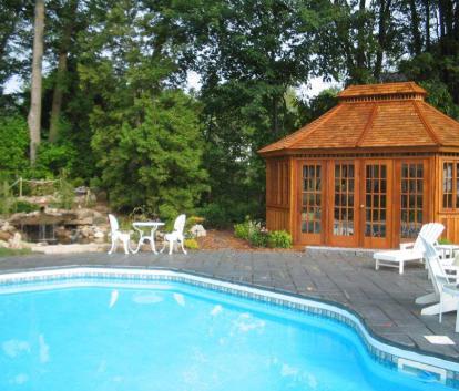 Champlain Spa Enclosure Summerwood ID number 205609.