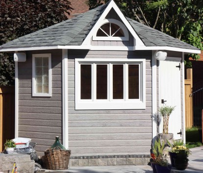 Front view of 9' Catalina Pool Cabana located in Whitby, Ontario – Summerwood Products