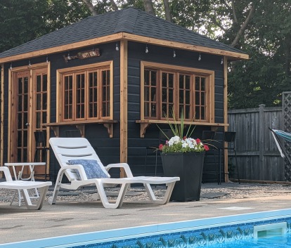 Front view of 8' x 12' Sonoma Pool Cabana located in Stittsville, Ontario – Summerwood Products