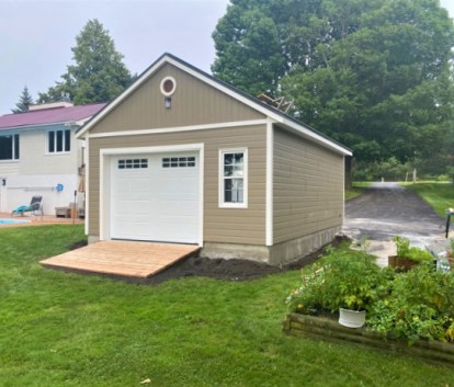 Front view of 16’ x 24' Highlands Garage located in Picton, Ontario  – Summerwood Products