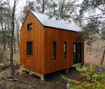 Front view of 12’ x 18' Oban Cabin located in Parry Sound District , Ontario – Summerwood Products