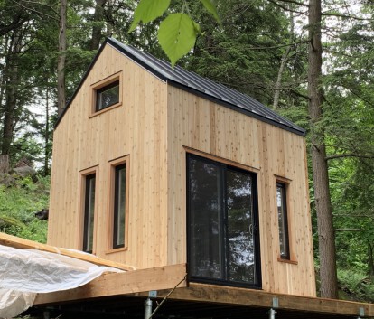 Front Left view of an 10' x 12' Oban Cabin located in Bracebridge, Ontario – Summerwood Products