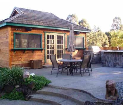 Santa Cruz Pool Cabana with cedar Summerwood ID number 74475.