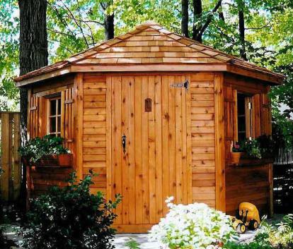Catalina storage shed with cedar in Toronto, Ontario. ID number 88.