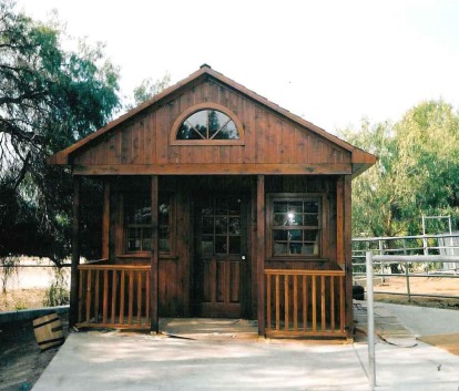 Mountain Brook dark brown Cabin  with cedar Summerwood ID number 993.