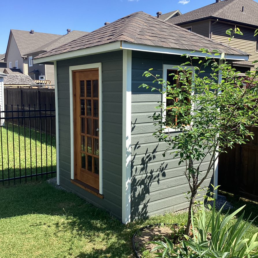 Front right view of 6’ x 7’ Sonoma garden shed located in Gloucester, Ontario – Summerwood Pro