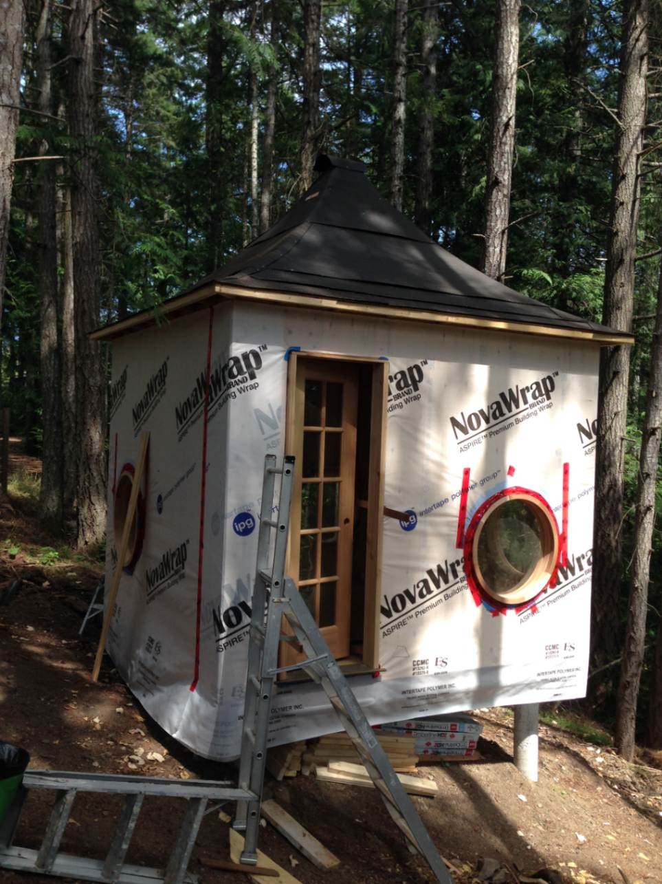 Front view of 10' x 10' Melbourne Home Studio located in Salt Springs, British Columbia - Summerwood