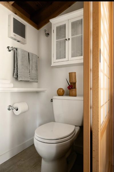 Interior view of 10' x 16' Bali Tea House Spa Enclosure located in Stinson Beach, California – Sum