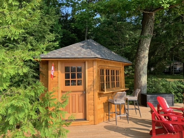 Side view of 10' Catalina Pool house located in Port Severn, Ontario – Summerwood Products