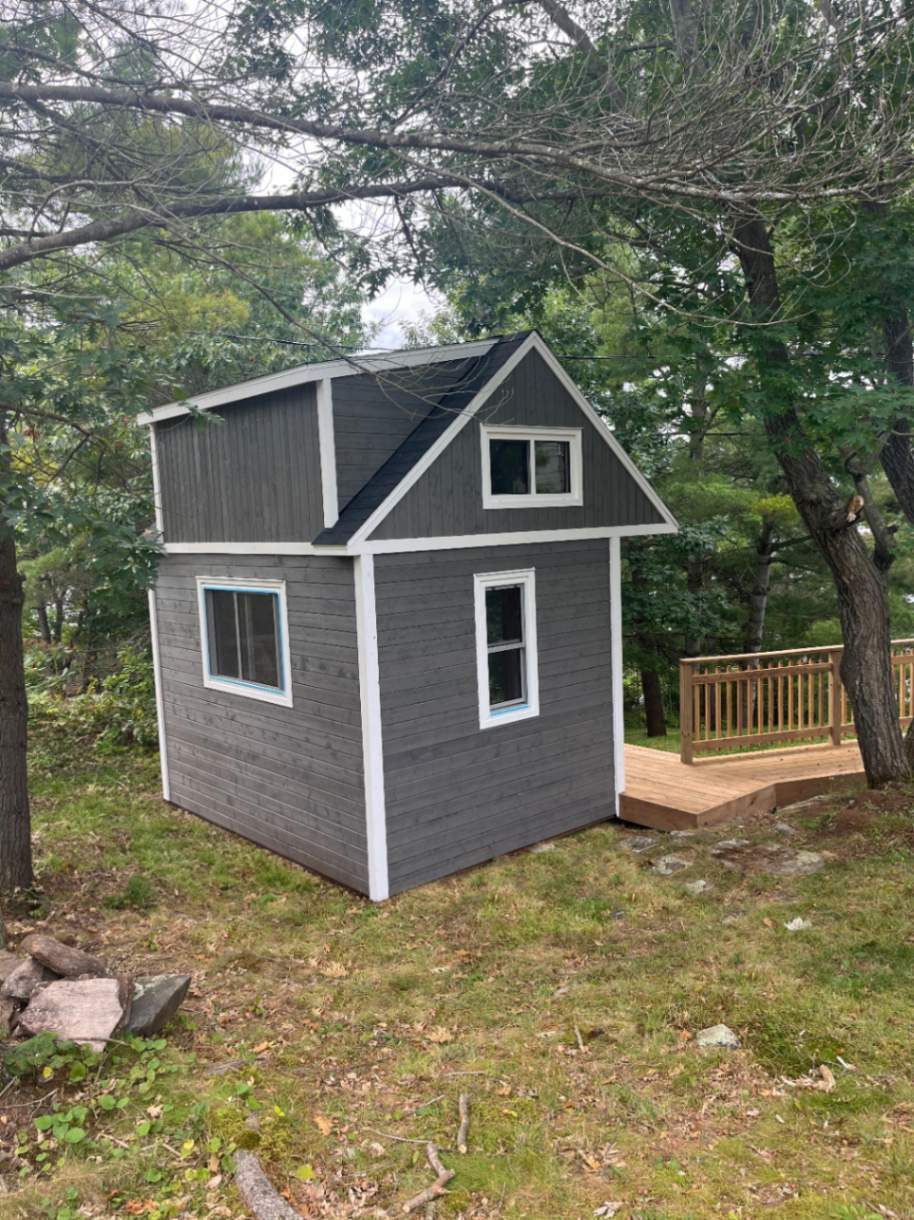 Rear view of 9’ x 12' Bala Bunkie Cabin located in Moonstone, Ontario – Summerwood Products