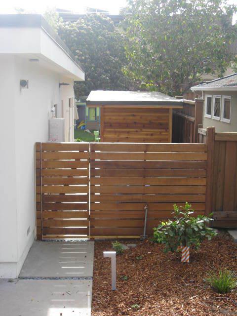 Dune garden shed 5x11 with concealed double doors in Mento Park California. ID number 187438-3.