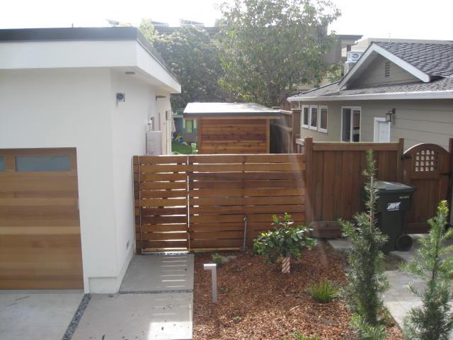 Dune garden shed 5x11 with concealed double doors in Mento Park California. ID number 187438-1.