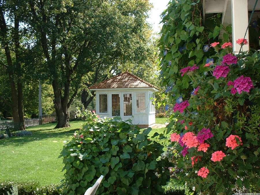 Coventry gazebo 10x10 with double doors in Fenwick Ontario. ID number 1463-4.