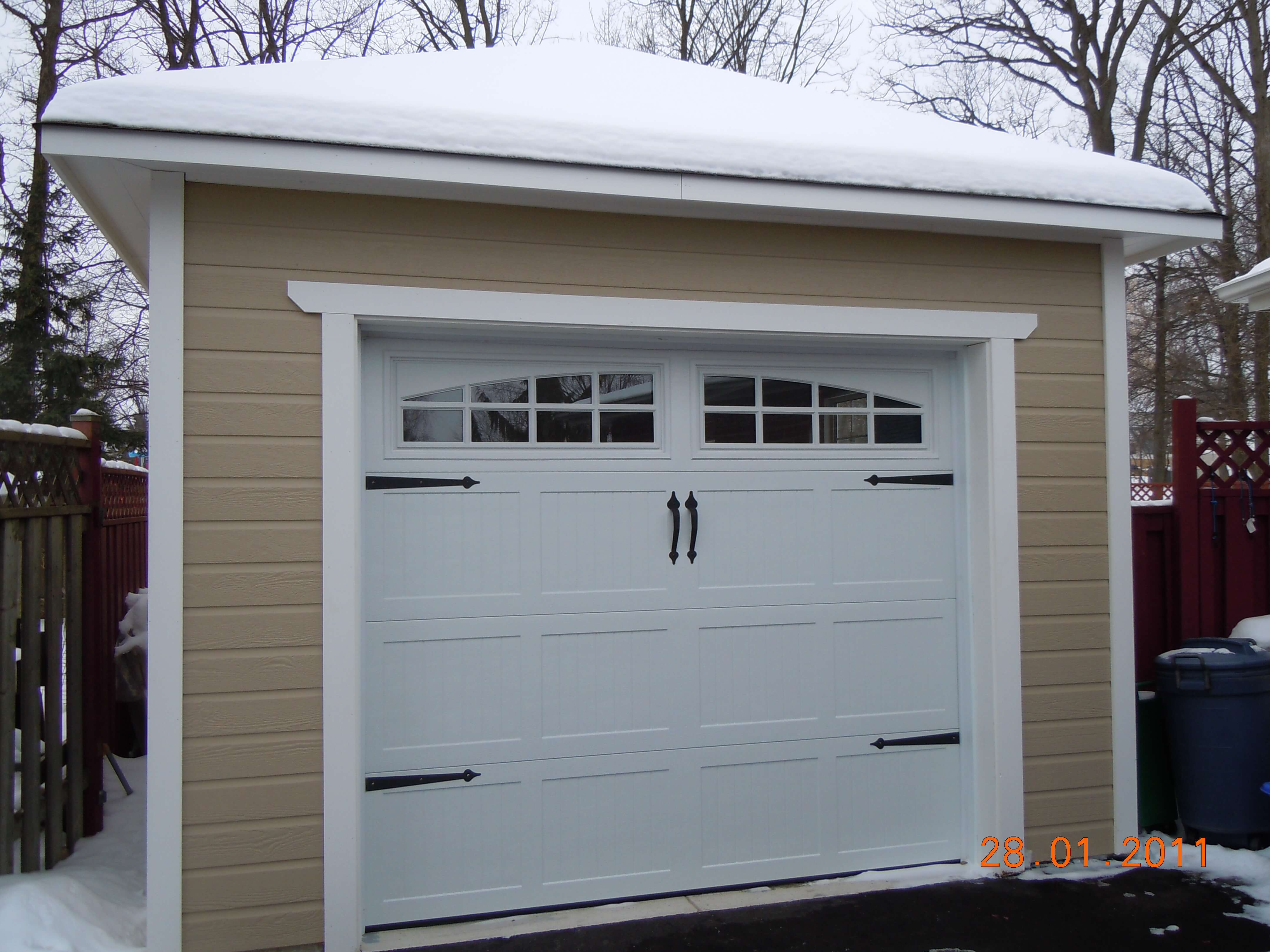 Archer garage 12 x 20 with Large Single Hung Window in Toronto Ontario. ID number 210027-2