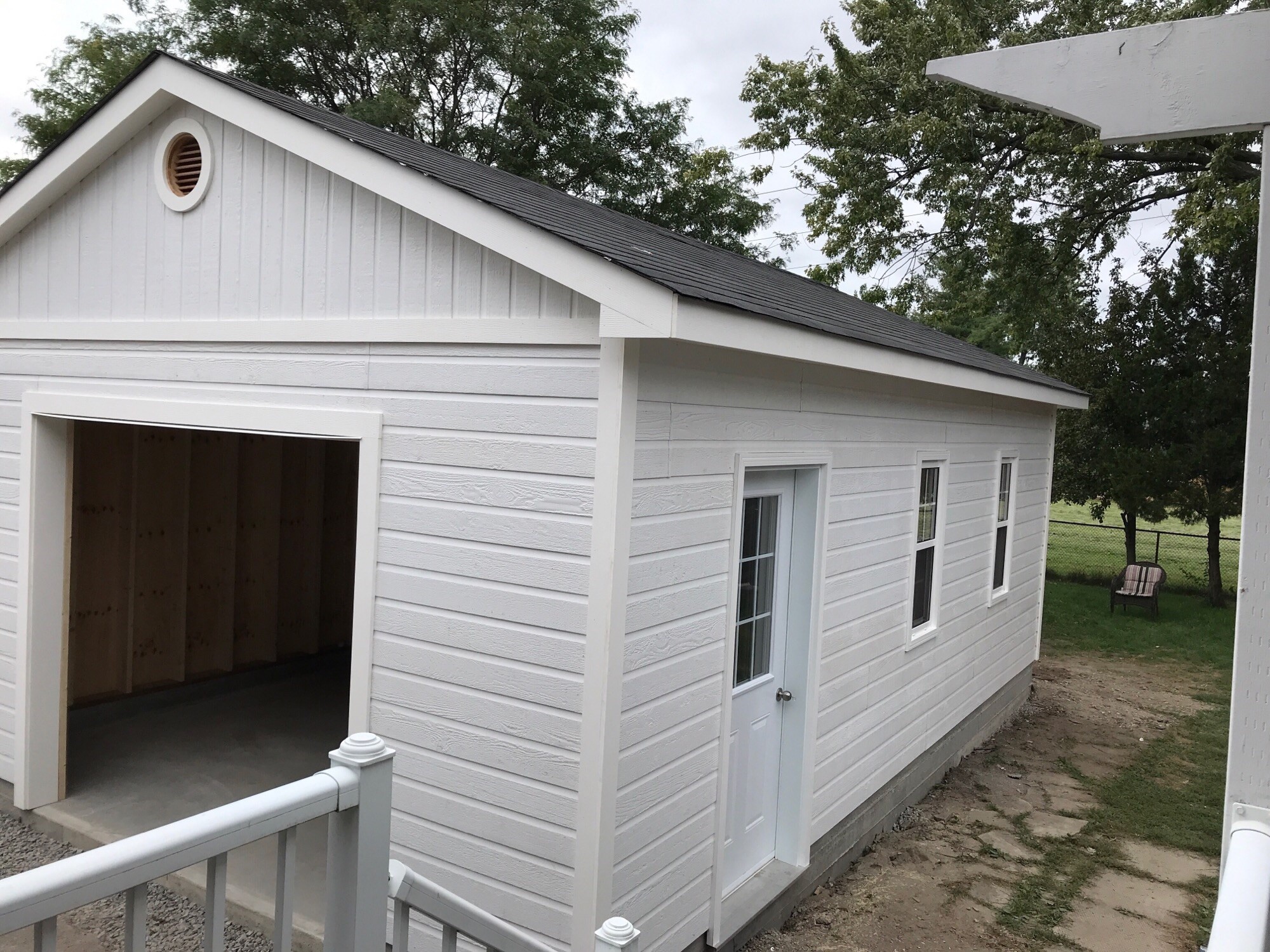 16 x 25 highlands garage with steel insulated garage door in