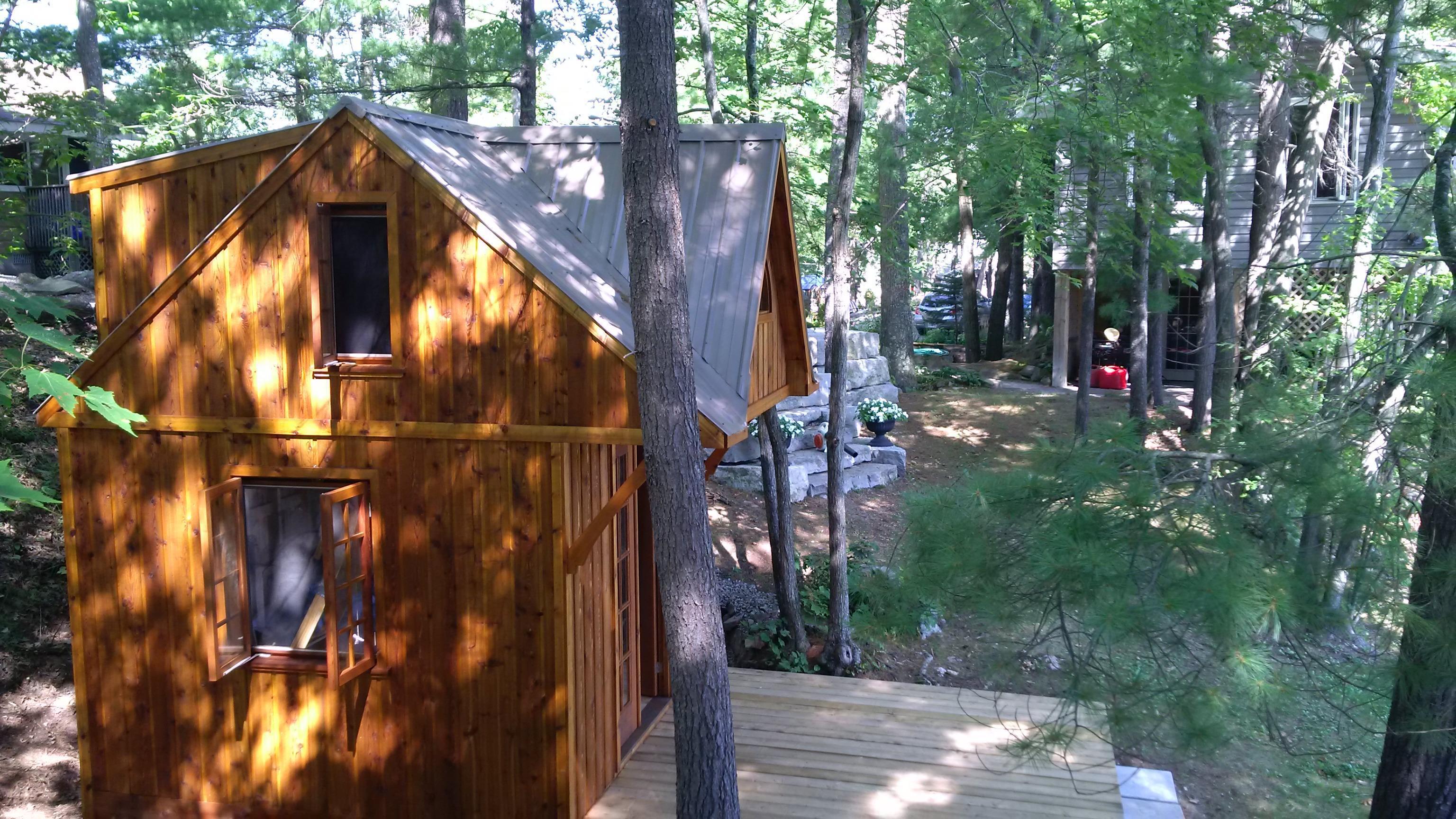 Cedar Glen Echo cabin 10x10 with french lite in Dunsford Ontario. ID number 207582-3