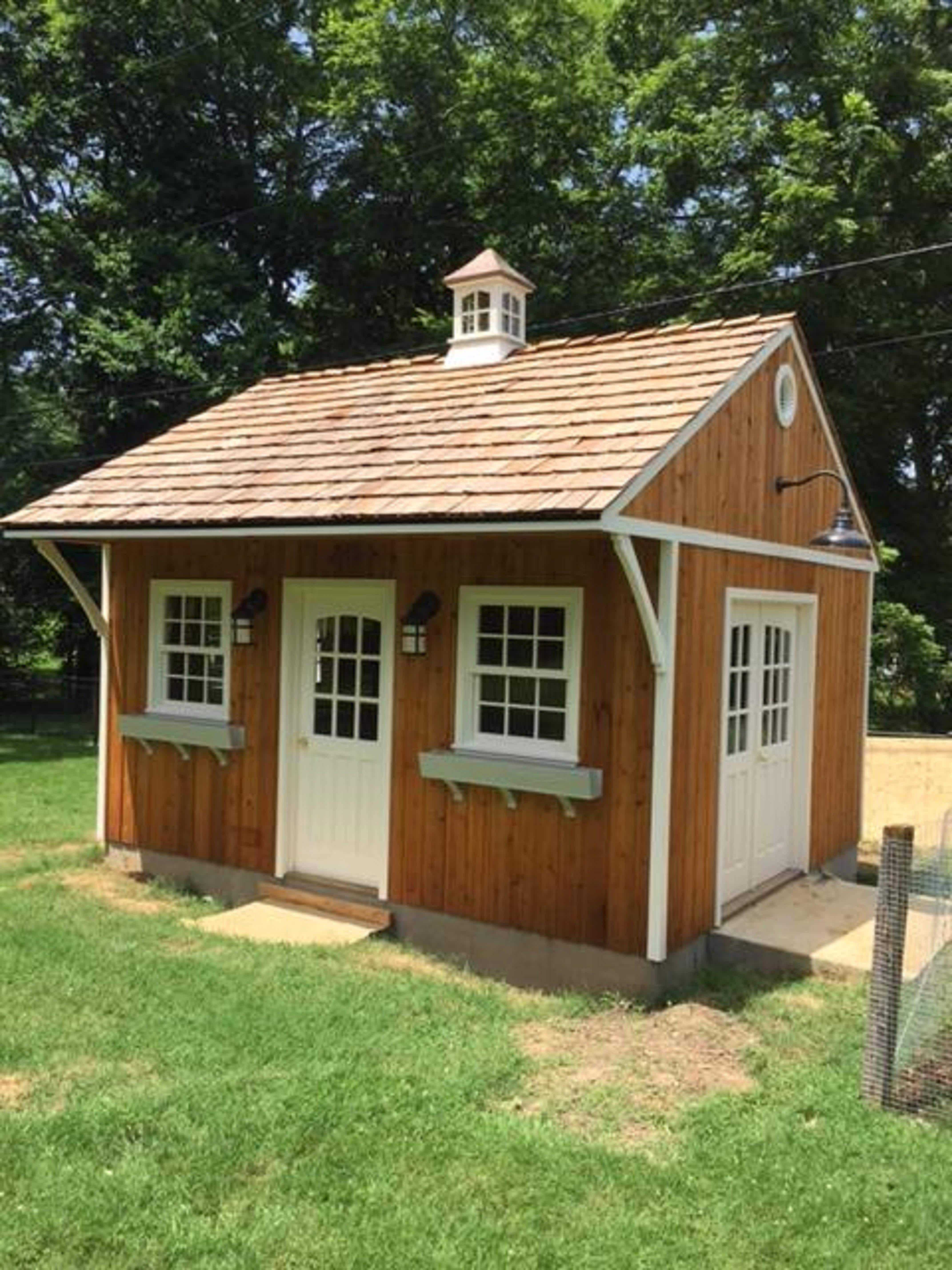 Glen Echo cabins 16x16 with windowed cupola in Nashville Tennesse. ID number  206128-1