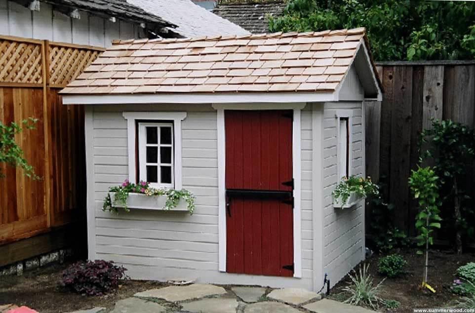 Bear club 5x7 playhouse with antique flower boxes in Minneaopolis Minnesota. ID number 1082