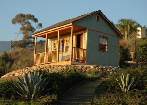 Canmore 14x14 cabins with pane picture window in Santa Barbara California. ID number 1400-1