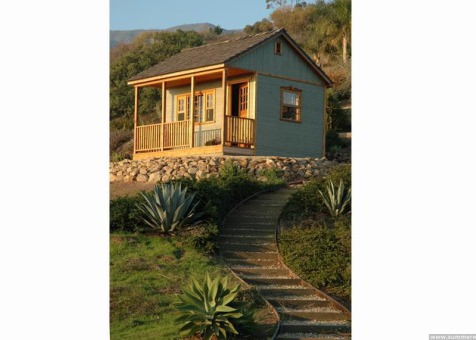 Canmore 14x14 cabins with pane picture window in Santa Barbara California. ID number 1400-4