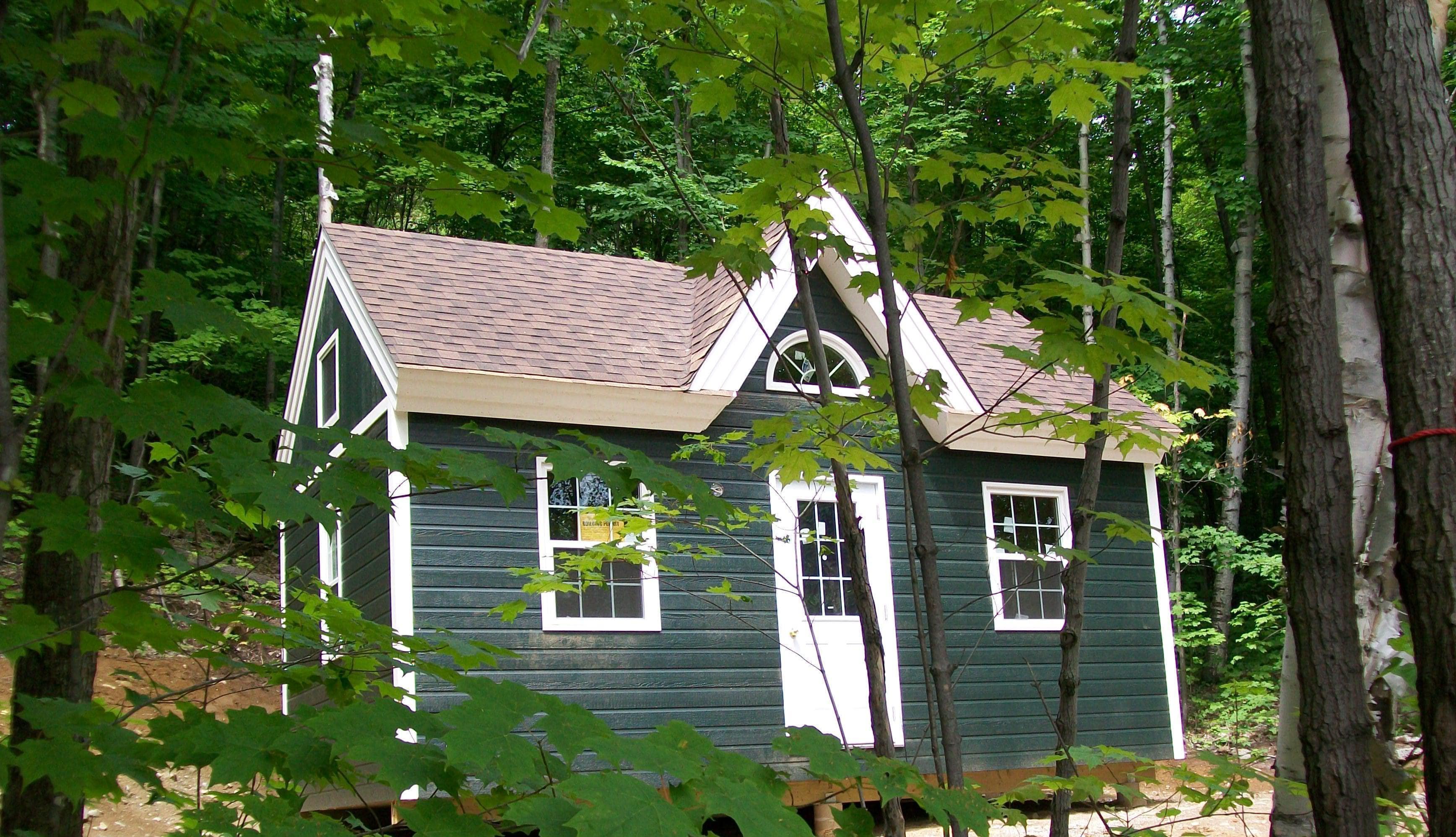 Breckenbridge 12x22 cabin with single hung window in Elliot lake Ontario. ID number 90203-1