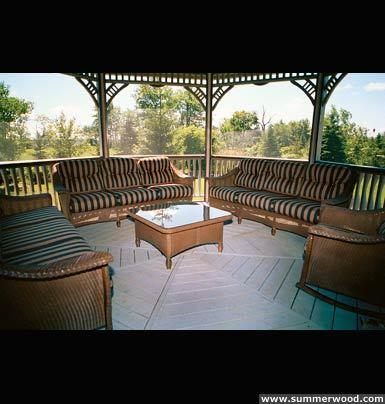 Victorian 16 ft gazebo in Aurora Ontario. ID number 412-2.