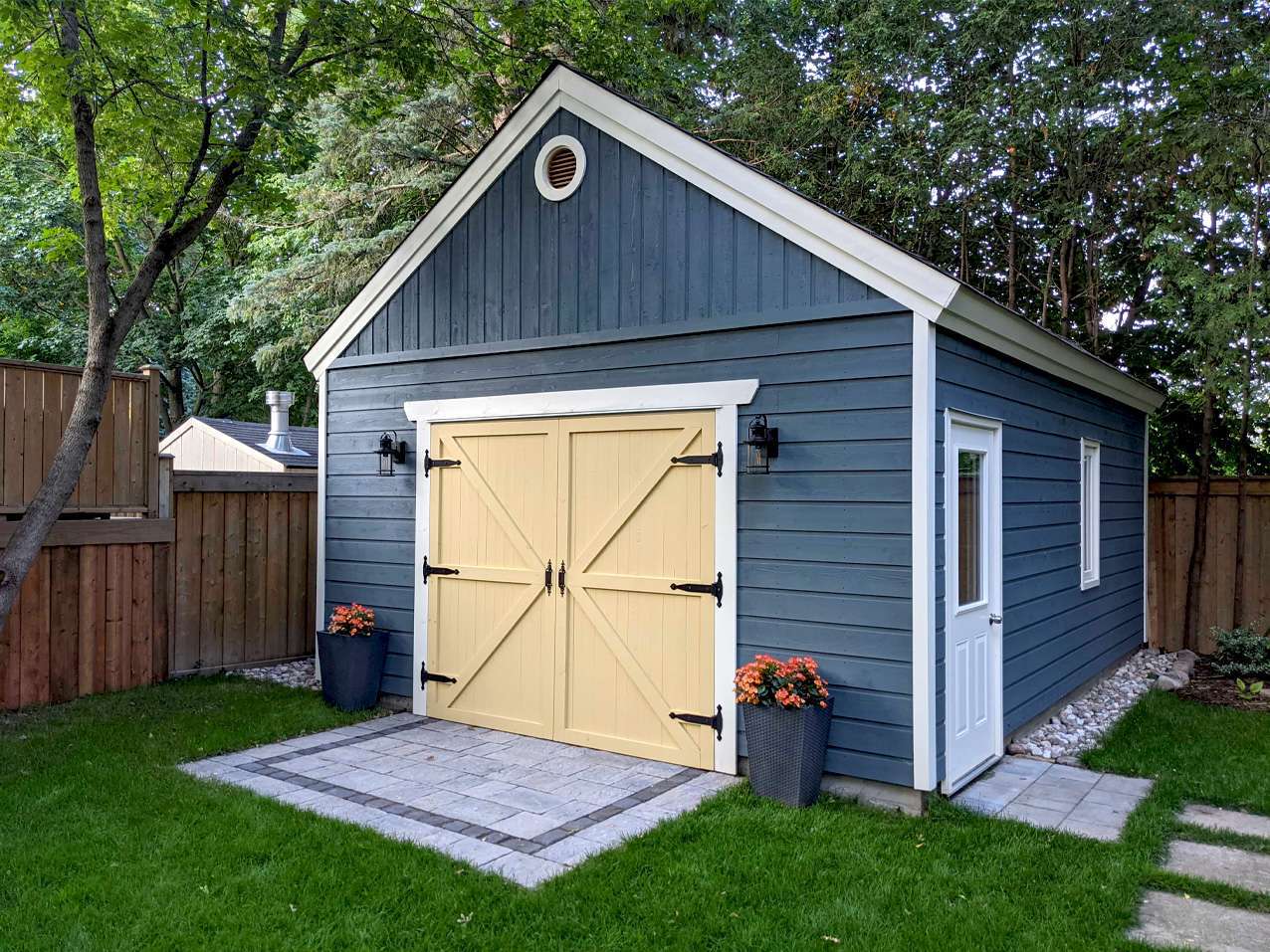 Front view of 16' x 22' Montcrest Garage located in Markham, Ontario – Summerwood Products