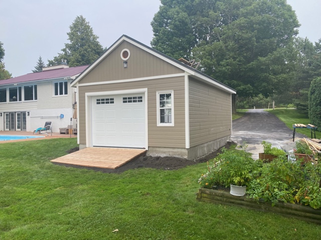 Front view of 16’ x 24' Highlands Garage located in Picton, Ontario  – Summerwood Products
