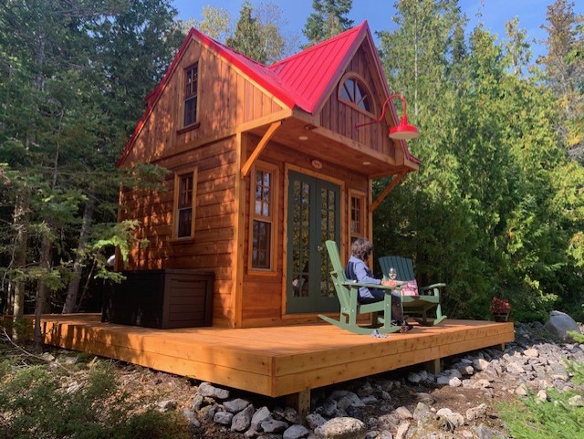 Front view of 10’ x 10' Bala Bunkie Cabin located in Miller Lake, Ontario – Summerwood Products