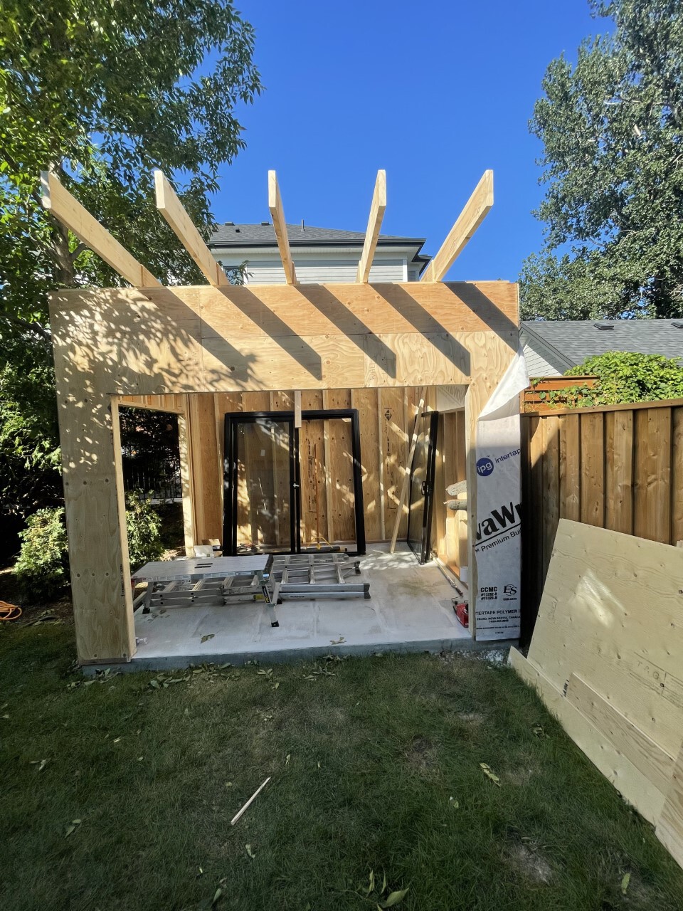 Construction view of 9' x 12' Verana Home Studio located in Mississauga Ontario – Summerwood Produ