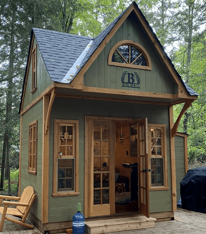 Front Left view of 10’ x 10’ Bala Bunkie Cabin located in Huntsville Ontario  – Summerwood Pro