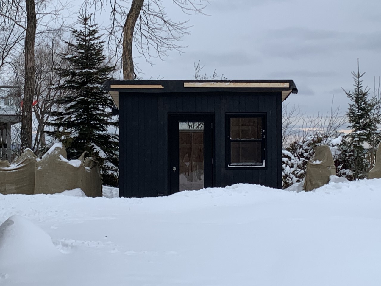 Front view of 9' x 10' Urban Studio located in Toronto, Ontario – Summerwood Products