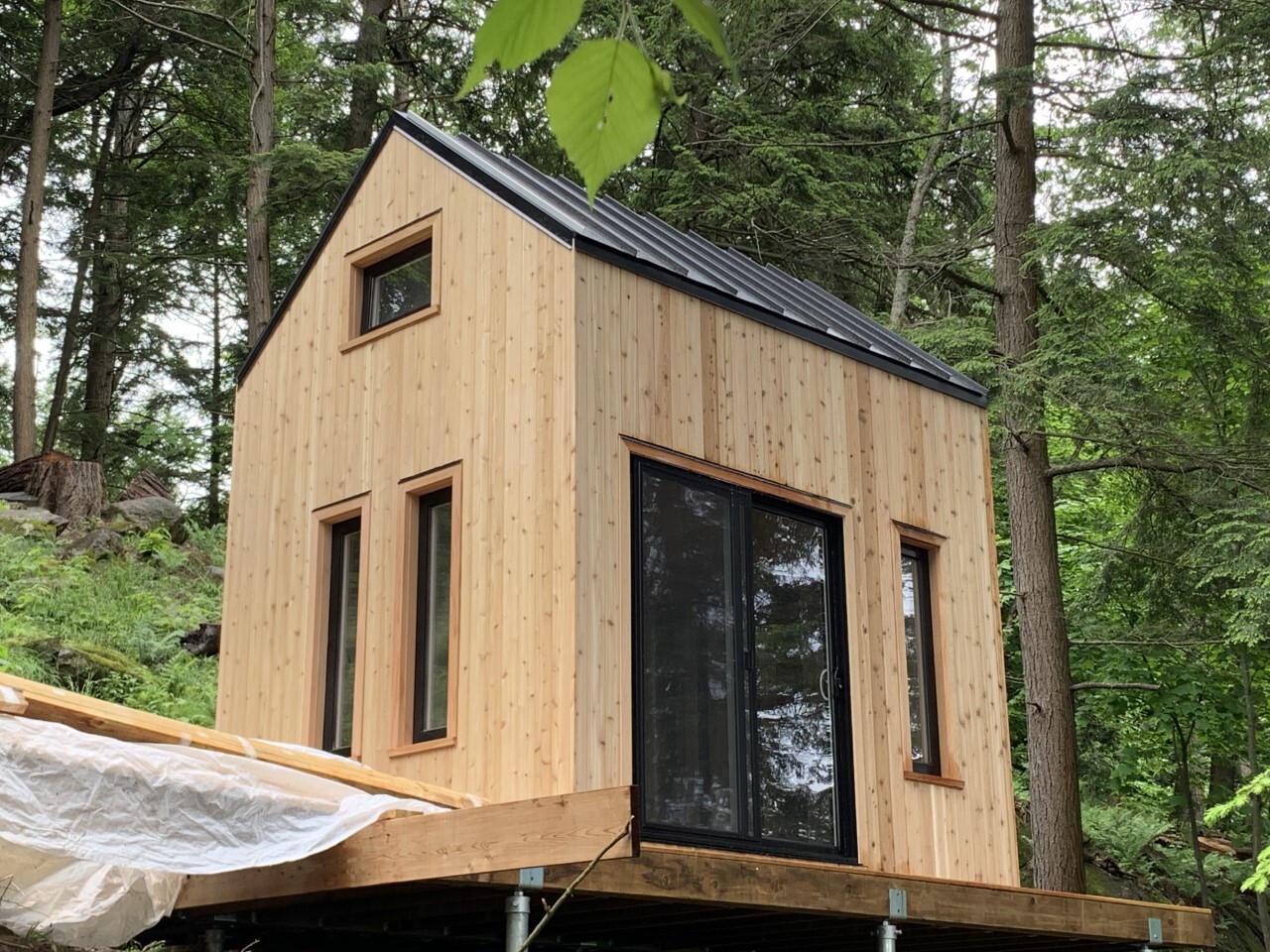 Front Left view of 10' x 12' Oban Cabin located in Bracebridge, Ontario – Summerwood Products