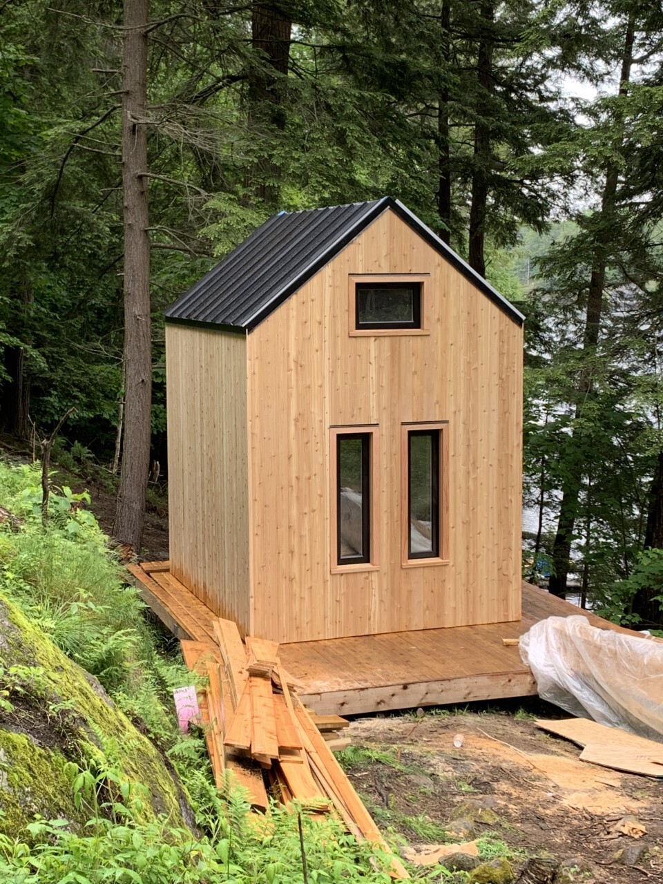 Left Back view of 10' x 12' Oban Cabin located in Bracebridge, Ontario – Summerwood Products