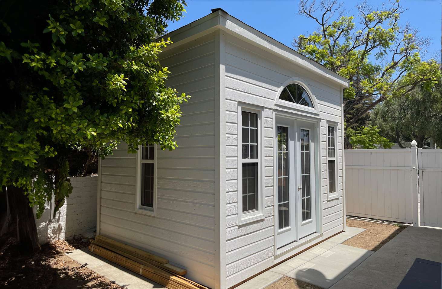 Front right view of 10’ x 12’ Sonoma home studio located in Glendale, California – Summerwood 