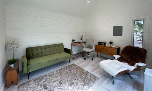 Cozy garden office interior inspiration - Mini Oban Design Prefab Kit